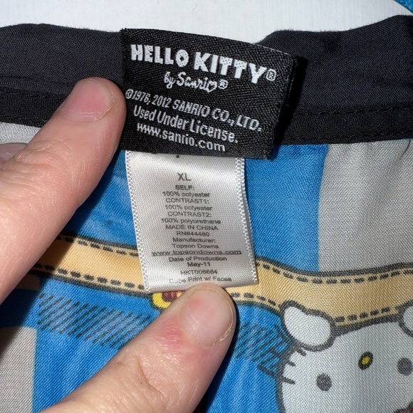 Hello Kitty Sleeveless Blouse Button Up XL - Picture 4 of 5